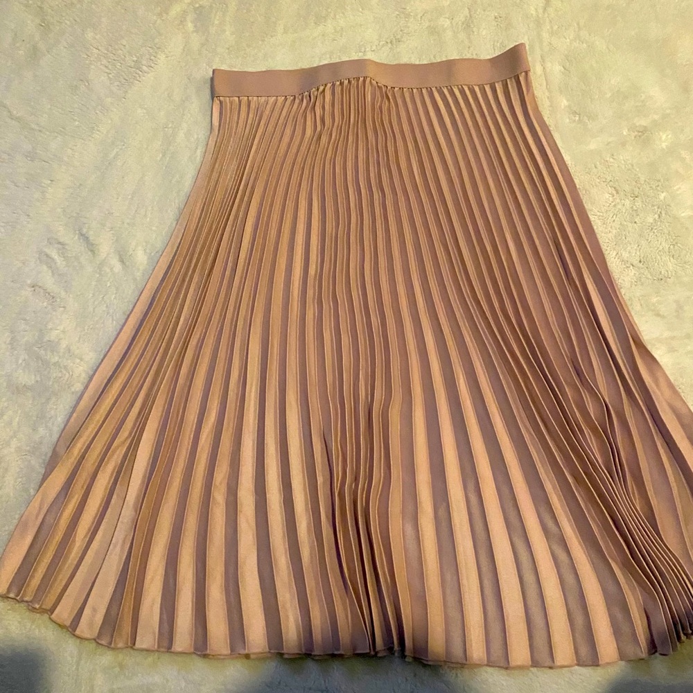 Pleated skirt